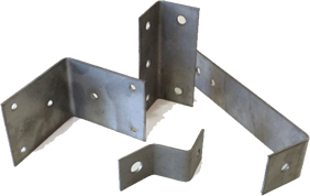 PEÇAS FURADAS E DOBRA- DAS EM A&Ccedil;O INOXID&Aacute;VEL